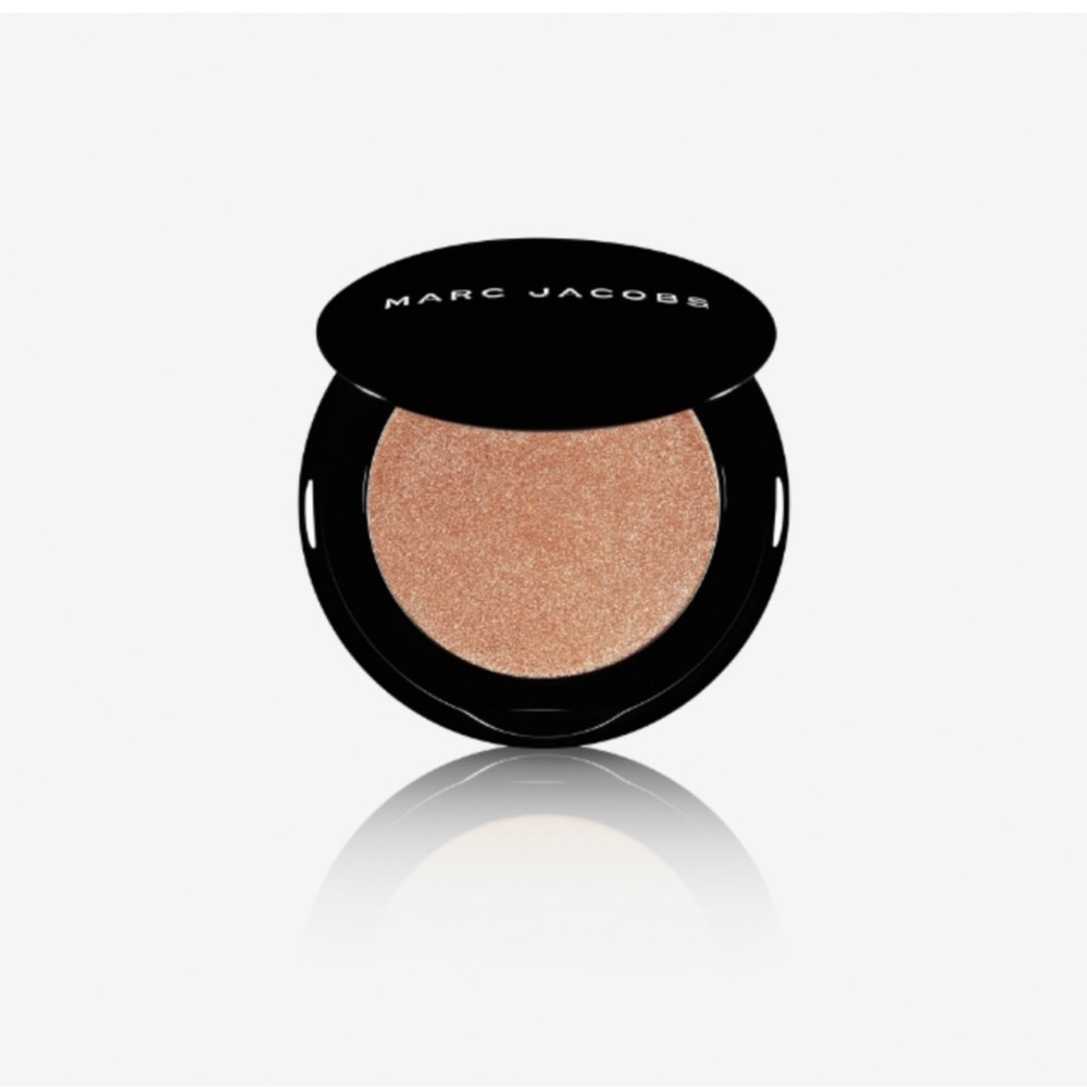 O!mega shadow by Marc Jacobs BRAV-O